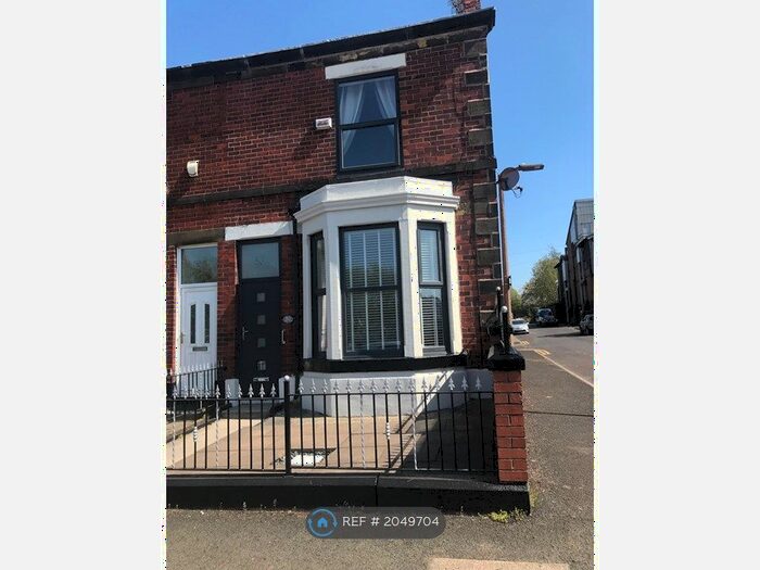 3 Bedroom End Of Terrace House To Rent In Millett Street, Bury, BL9