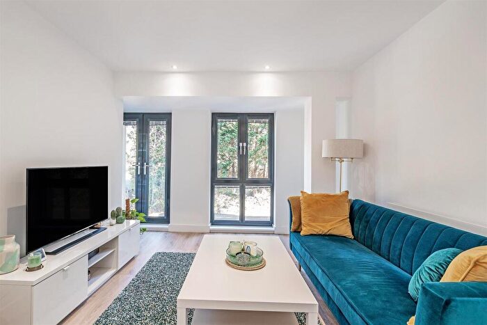 2 Bedroom Apartment To Rent In Streetsbrook Road, Solihull, B91