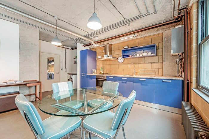 2 Bedroom Flat To Rent In New Inn Broadway, Shoreditch, EC2A