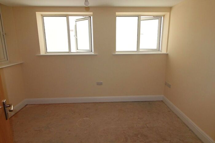 2 Bedroom Flat To Rent In Lymington Road, Highcliffe, Christchurch, BH23
