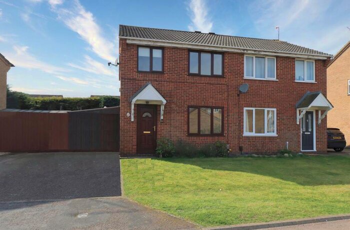 3 Bedroom Semi-Detached House To Rent In Viking Close, Kettering, NN16