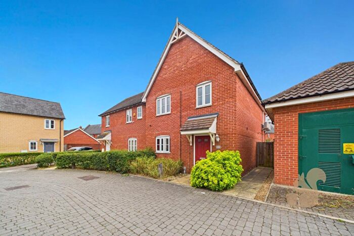 4 Bedroom Semi-Detached House For Sale In Trowel Place, Colchester, CO2