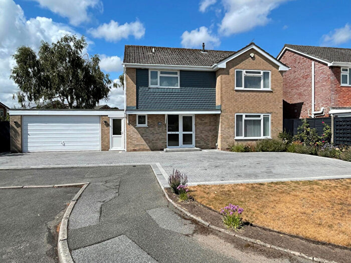 4 Bedroom Detached House For Sale In Lynwood Drive, Merley, Wimborne, Dorset, BH21
