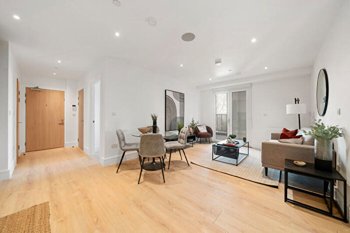 3 Bedroom Apartment To Rent In Sutton Park House, Carshalton Road, SM1