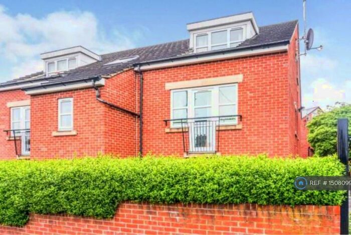 2 Bedroom Flat To Rent In Vicarage Mews, Leeds, LS5