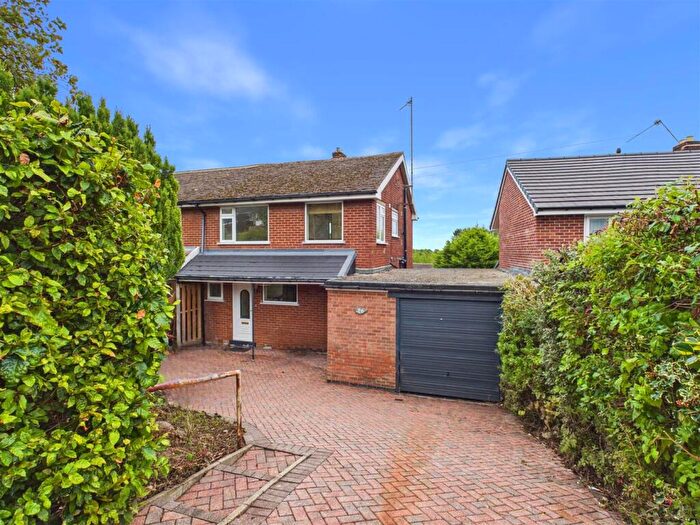 3 Bedroom House To Rent In Hallamshire Road, Sheffield, S10