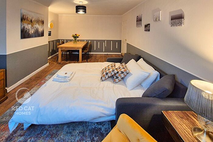 2 Bedroom End Of Terrace House To Rent In Beech Road, St Albans, AL3