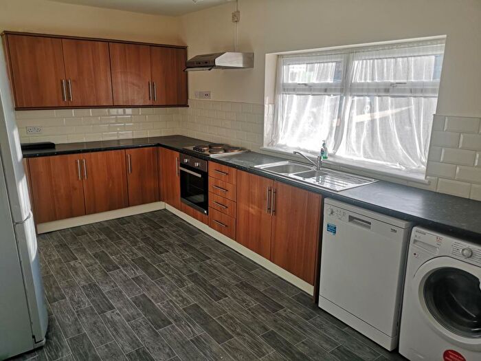 3 Bedroom Detached Bungalow To Rent In Wokingham Road, Earley, Reading, RG6