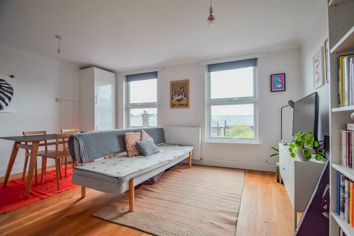 2 Bedroom Flat To Rent In Brooksby's Walk, E9