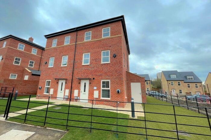 2 Bedroom Semi-Detached House To Rent In Bolton Court, Leeds, LS14