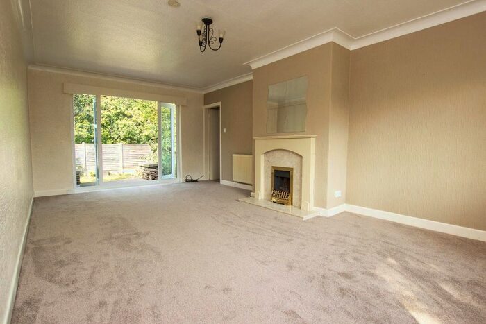 2 Bedroom Detached Bungalow To Rent In Beech Grove, Darwen, BB3