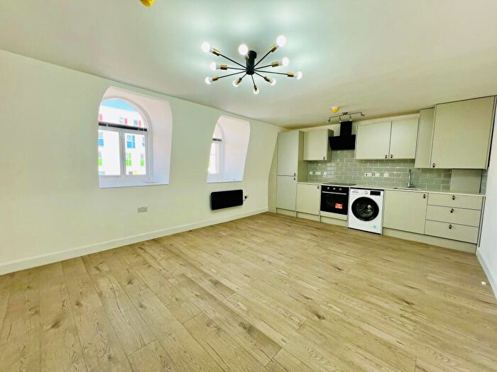 1 Bedroom Flat To Rent In Holloway Road, Islington, N7
