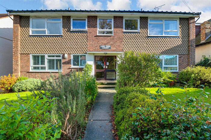 2 Bedroom Apartment To Rent In Lime Avenue, Leigh-on-sea, SS9