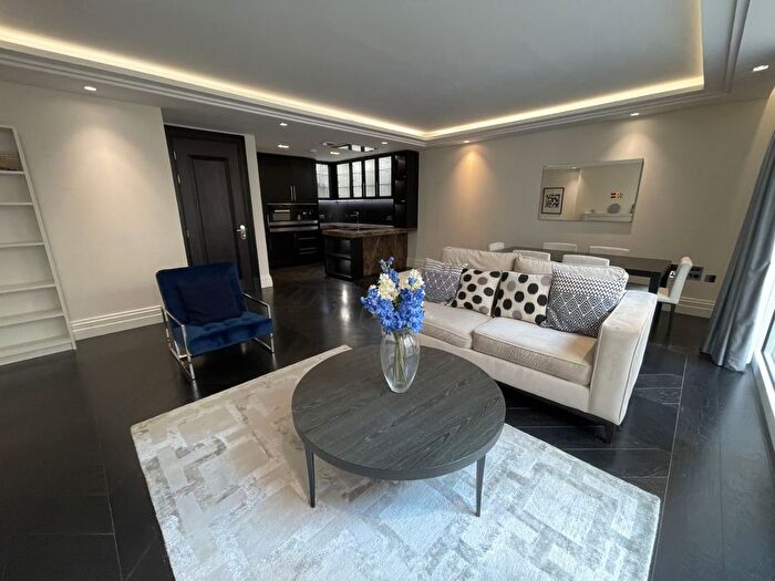 2 Bedroom Flat To Rent In Gladstone House, Strand, Temple, London, WC2R