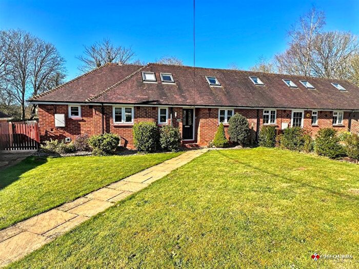 4 Bedroom Semi Detached Bungalow For Sale In Cuckoo Close, North Waltham, Basingstoke, RG25