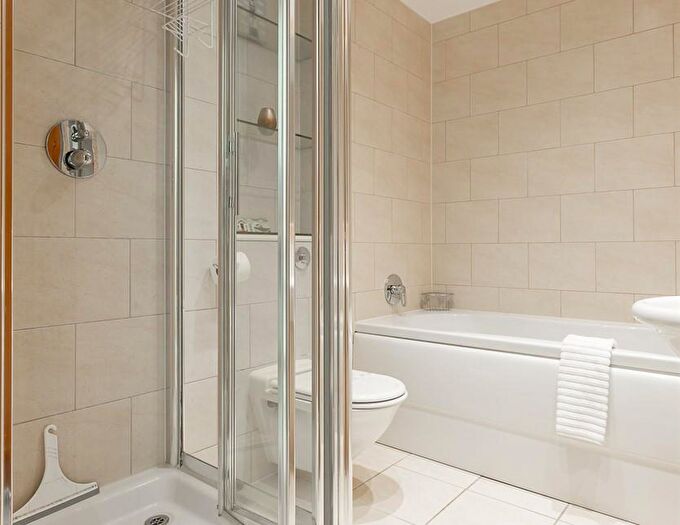 3 Bedroom Apartment For Sale In The Quay, Poole, BH15