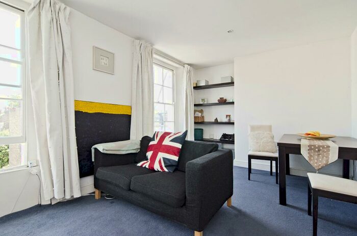 1 Bedroom Duplex To Rent In St. Peter's Street London, N1