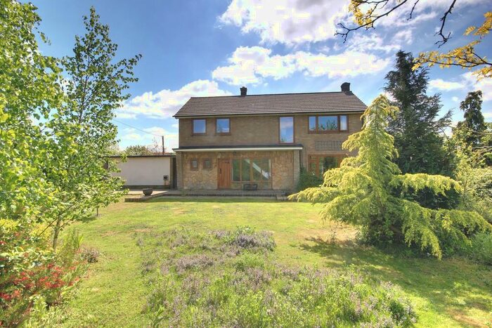4 Bedroom Detached House For Sale In Heath View Close, Somersham, PE28