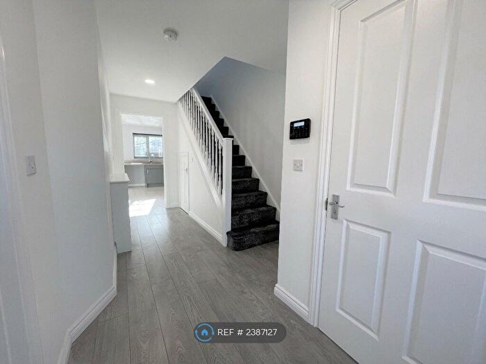4 Bedroom Detached House To Rent In Edwardian Close, Solihull, B90