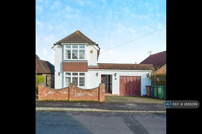 3 Bedroom Detached House To Rent In Bryanstone Avenue, Guildford, GU2