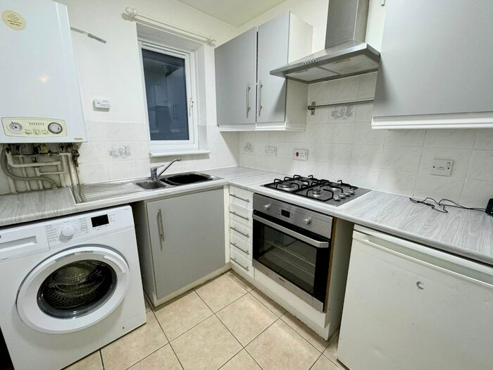 1 Bedroom Flat To Rent In St George's Court, Poplar Street, Essex, RM7