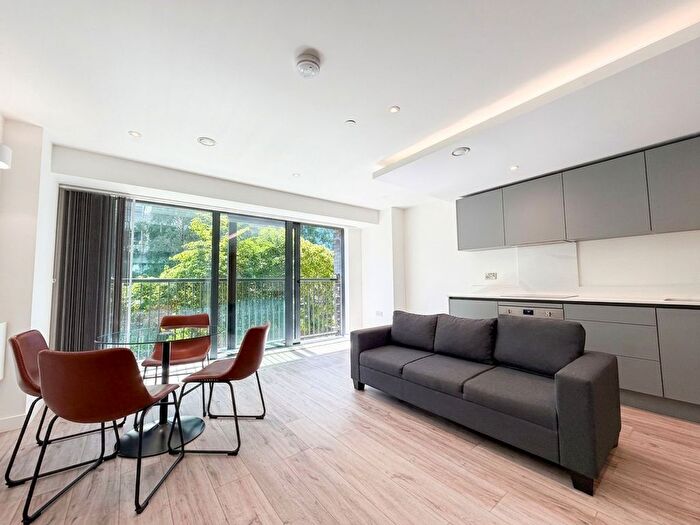 2 Bedroom Flat To Rent In Oxford Road, Papermill House Oxford Road, UB8
