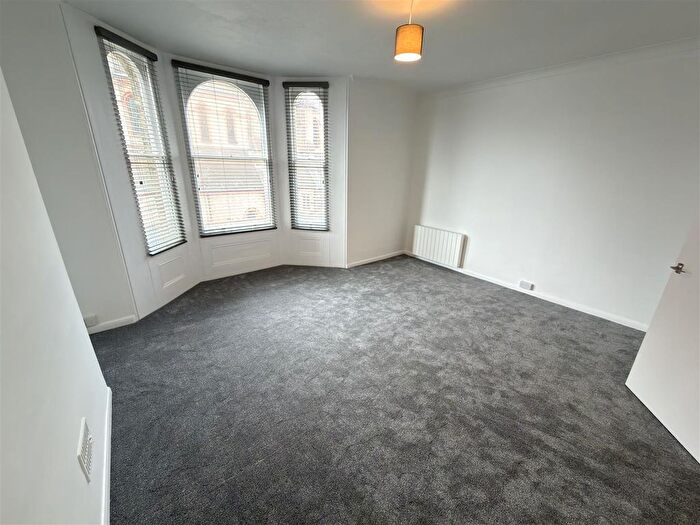 1 Bedroom Flat To Rent In Gladstone Terrace, Brighton, BN2