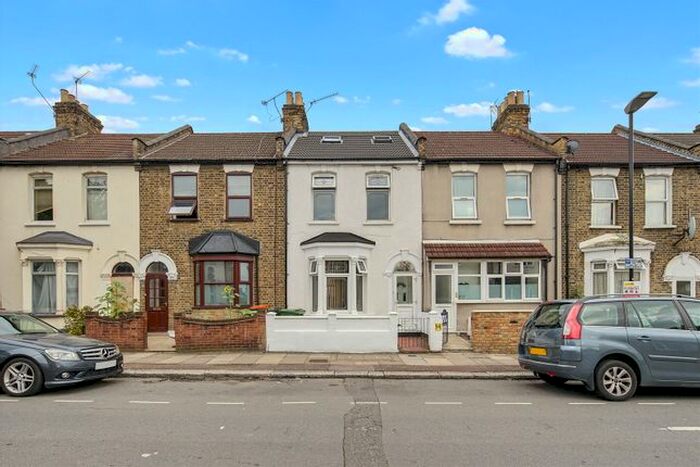 5 Bedroom Detached House To Rent In Caistor Park Road, London, E15