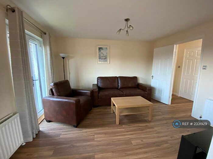 2 Bedroom Flat To Rent In Gogarloch Syke, Edinburgh, EH12