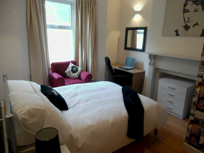 1 Bedroom Terraced House To Rent In Colwyn Road, NN1