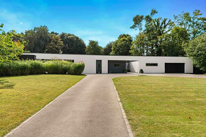 5 Bedroom Detached Villa For Sale In Bishops Wood, Cuddesdon, OX44