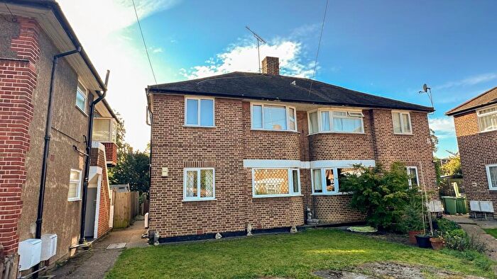 2 Bedroom Maisonette To Rent In Reynolds Close, Carshalton, Surrey., SM5