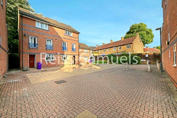 6 Bedroom Semi-Detached House To Rent In Ambassador Square, Isle Of Dogs, Canary Wharf, London, E14