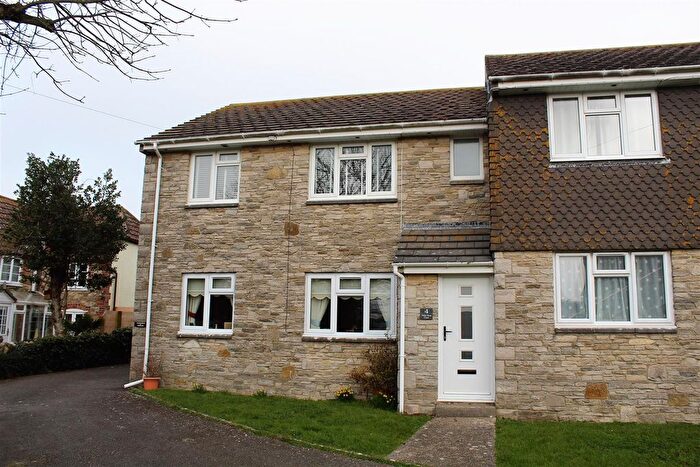 2 Bedroom Flat To Rent In East Street, Chickerell, Weymouth, DT3