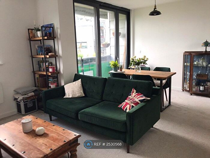 2 Bedroom Flat To Rent In Drayton Park, London, N5