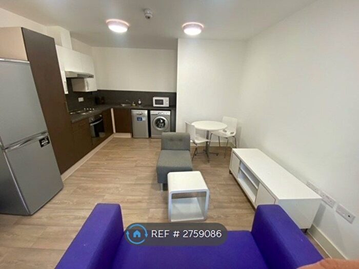 2 Bedroom Flat To Rent In Neuadd Y Castell, Bangor, LL57