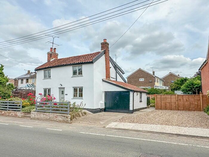 3 Bedroom Detached House For Sale In Main Road, Somersham, IP8