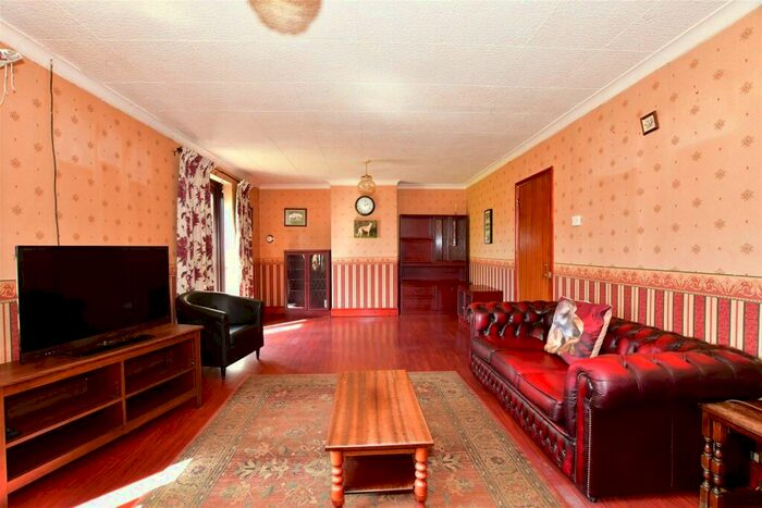 3 Bedroom Semi-Detached House For Sale In David Street, Harvel, Meopham, Kent, DA13