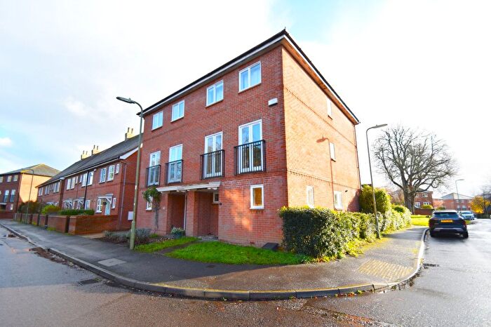 4 Bedroom Semi-Detached House To Rent In Knowle Avenue, Knowle, Fareham, Hampshire, PO17