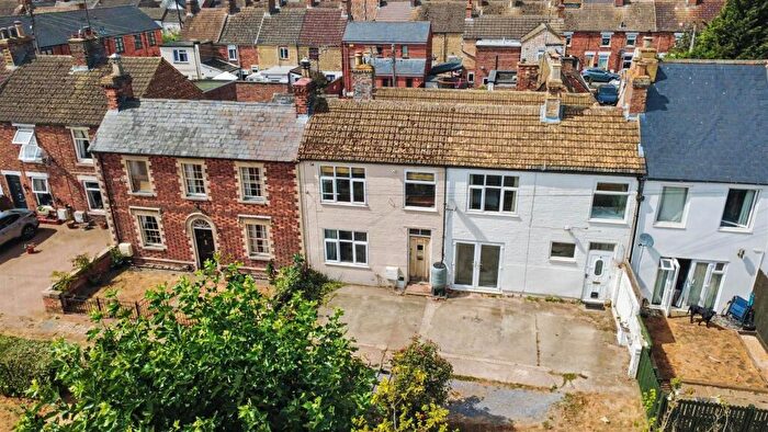 2 Bedroom Cottage For Sale In Pleasant Row, Woodford, NN14