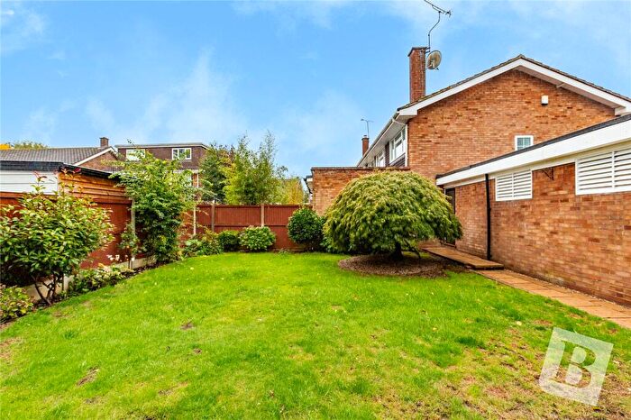 4 Bedroom Detached House For Sale In School Road, Kelvedon Hatch, Brentwood, Essex, CM15