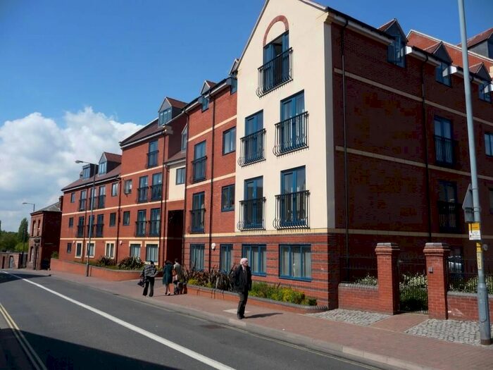 2 Bedroom Flat To Rent In Magdala Court, The Butts, Worcester, WR1