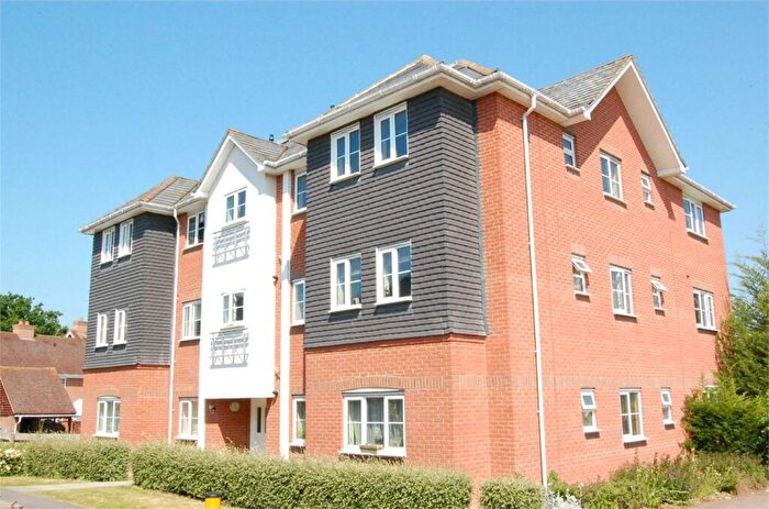 2 Bedroom Flat To Rent In Doctors Acre, Hook, RG27