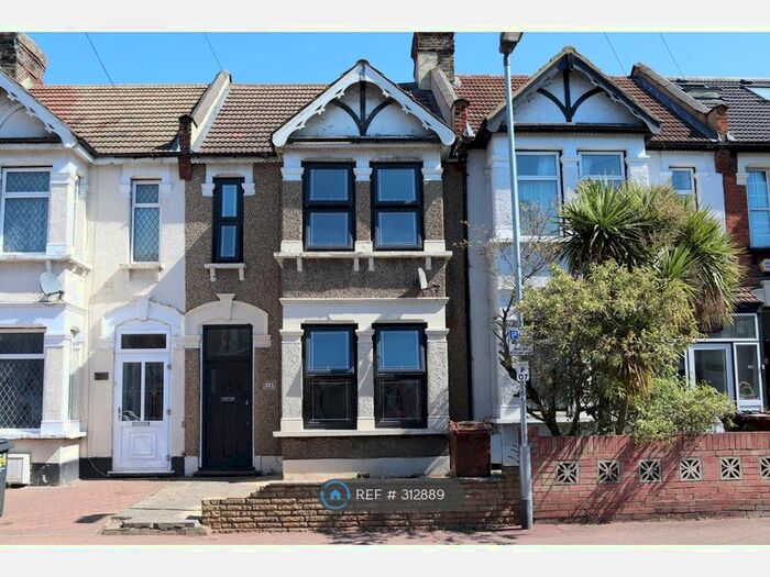 4 Bedroom Terraced House To Rent In Park Avenue, Barking, IG11