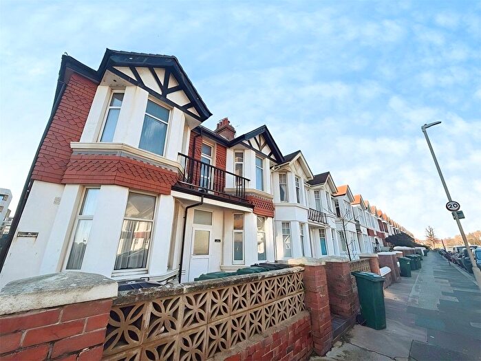 1 Bedroom Flat To Rent In Langdale Gardens, Hove, East Sussex, BN3