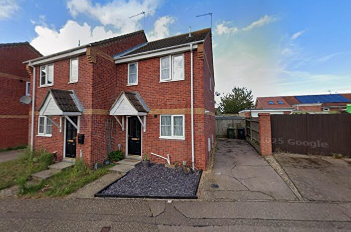 2 Bedroom Semi-Detached House To Rent In Star Farm Close, Great Yarmouth, Norfolk, NR31