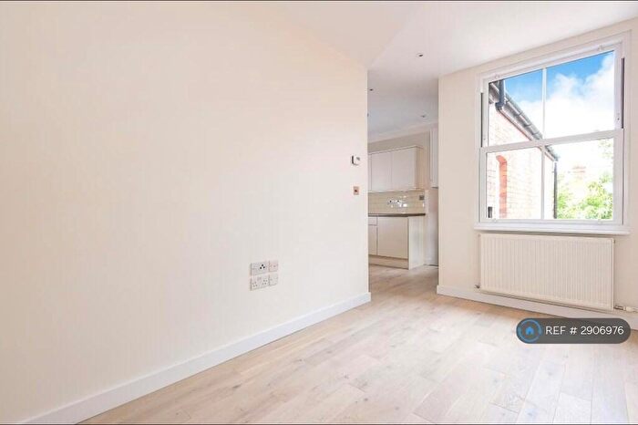 1 Bedroom Flat To Rent In London Road, Reading, RG1