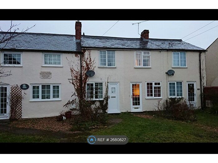 2 Bedroom Terraced House To Rent In High Street, Bedford, MK43