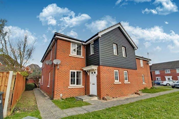 2 Bedroom Cluster House To Rent In Guillemot Close, Stowmarket, Suffolk, IP14