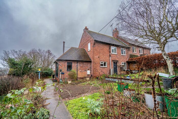 2 Bedroom Semi-Detached House For Sale In Lake View Cottages, Carburton, Worksop, S80